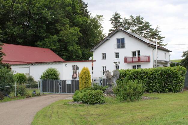 Bauernhaus zum Kauf provisionsfrei 1.795.000 € 8 Zimmer 270 m² 9.241 m² Grundstück Stühlingen Stühlingen 79780