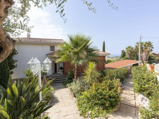Einfamilienhaus zum Kauf provisionsfrei 580.000 € 7 Zimmer 1.127 m² Grundstück Santa Susanna 08398