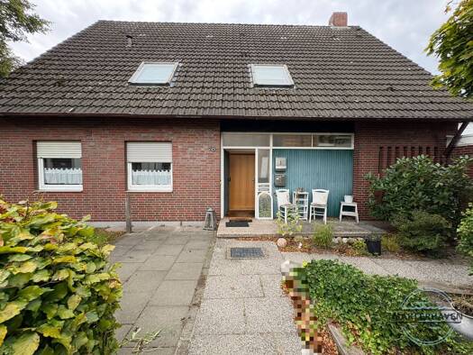 Mehrfamilienhaus zum Kauf 359.000 € 6 Zimmer 211 m² 1.000 m² Grundstück Neuenburg Zetel 26340
