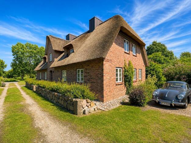 Haus zum Kauf 8 Zimmer 266 m² 983 m² Grundstück frei ab sofort Wrixum 25938
