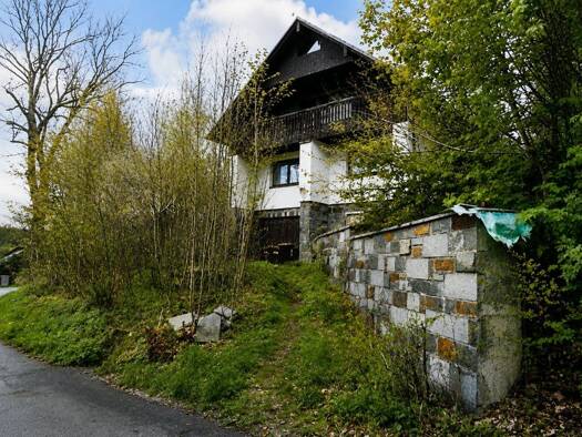 Einfamilienhaus zum Kauf provisionsfrei 81.500 € 6 Zimmer 186 m² 2.658 m² Grundstück Tirpersdorf Tirpersdorf 08606