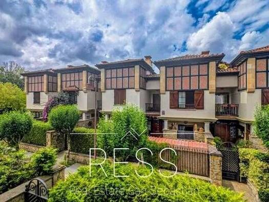 Reihenhaus zum Kauf 1.030.000 € 4 Zimmer 300 m² Calle Herrikosoro Zarautz 20800