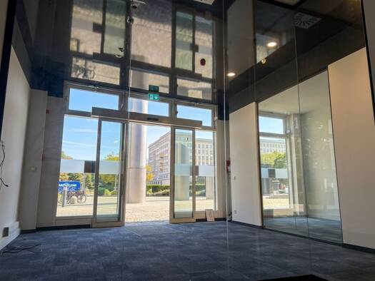 Laden zur Miete 21 € 130 m² Verkaufsfläche Karl-Marx-Allee 90 A Friedrichshain Friedrichshain-Kreuzberg 10243
