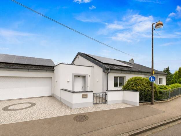 Einfamilienhaus zum Kauf 1.790.000 € 6 Zimmer 381 m² 3.307 m² Grundstück Täfertingen Neusäß 86356