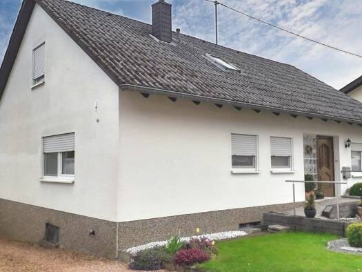 Einfamilienhaus zum Kauf 229.000 € 5 Zimmer 160 m² 641 m² Grundstück Krettnich Wadern 66687