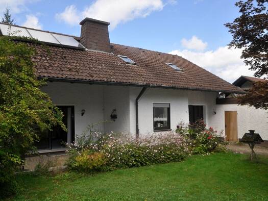 Einfamilienhaus zum Kauf 385.000 € 8 Zimmer 160 m² 870 m² Grundstück Arzberg Arzberg 95659