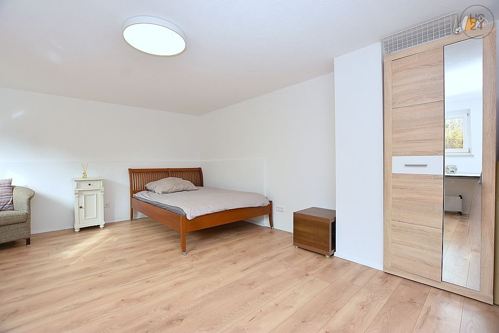 Wohnung zur Miete Wohnen auf Zeit 990 € 1 Zimmer 40 m²<br/>Wohnfläche ab sofort<br/>Verfügbarkeit Zuffenhausen - Mitte Stuttgart 70435