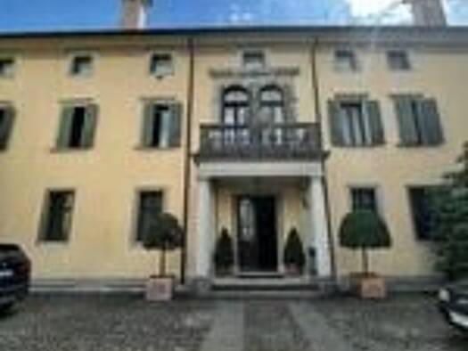 Stadthaus zum Kauf 3.000.000 € 6 Zimmer 880 m² Udine 33100