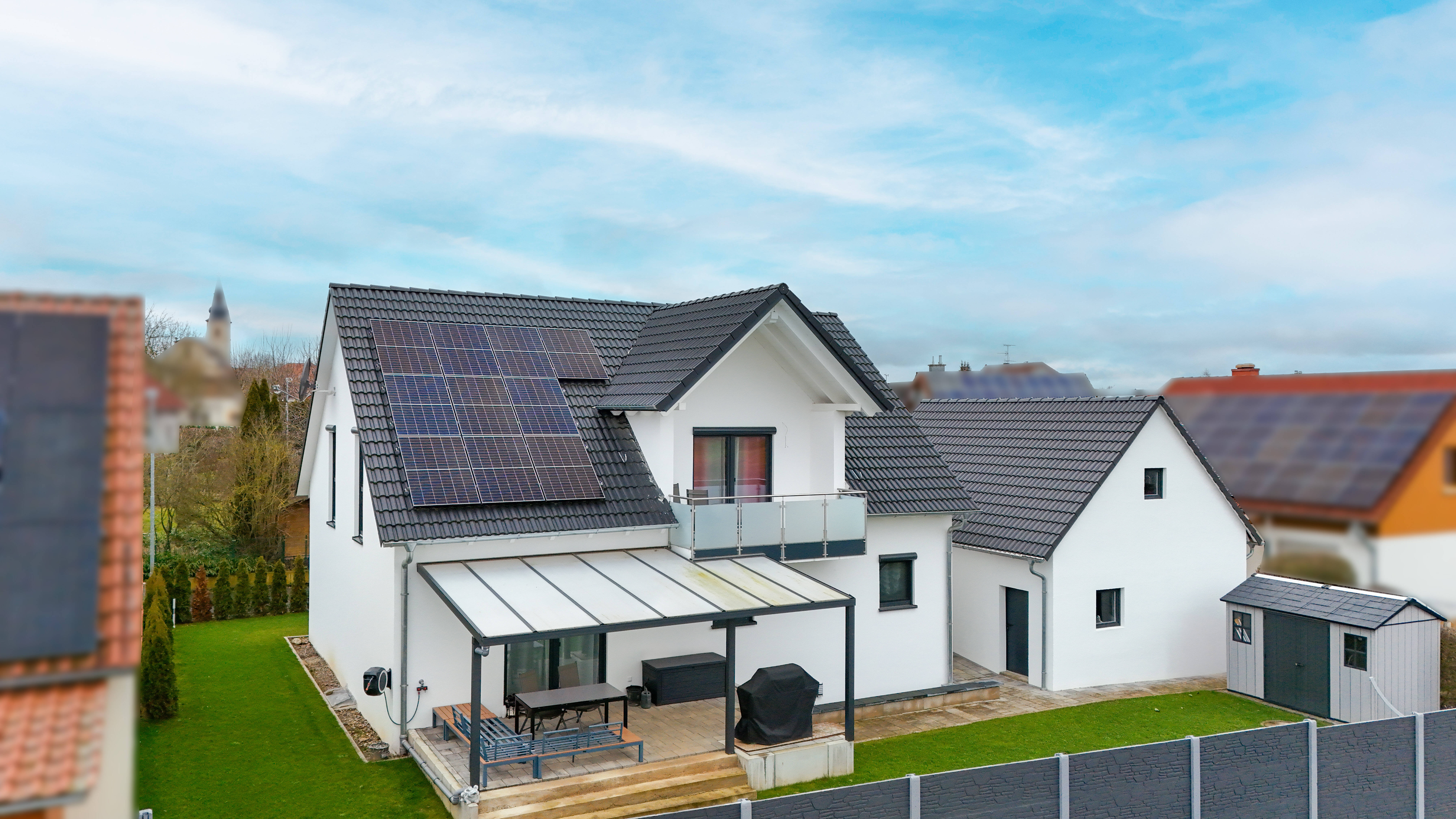 Immobilie in Gelchsheim - Ihr neuwertiges und energieeffizientes Haus im Grünen steht zum Einzug bereit! - Bild 1