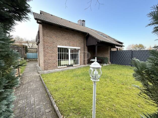 Doppelhaushälfte zum Kauf 245.000 € 2,5 Zimmer 111 m² 369 m² Grundstück Wehberg Lüdenscheid 58507