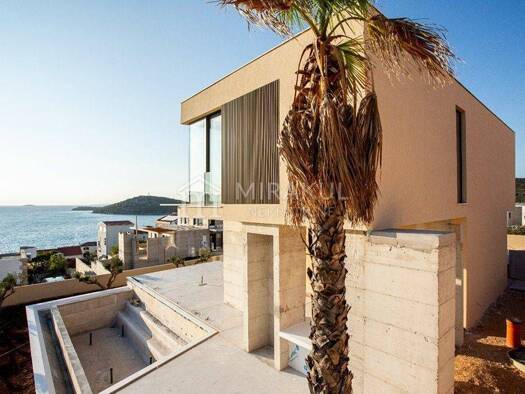 Einfamilienhaus zum Kauf 1 € 4 Zimmer 246 m² Ražanj, Rogoznica Rogoznica 22203