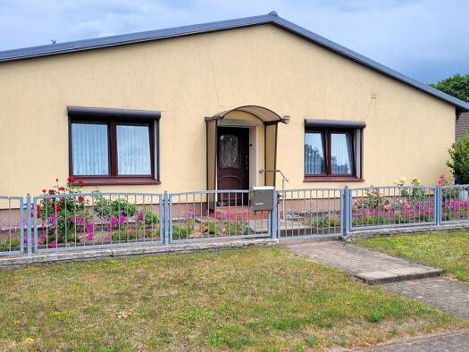 Doppelhaushälfte zum Kauf provisionsfrei 168.000 € 3 Zimmer 123 m² 346 m² Grundstück frei ab sofort Dobbertin Dobbertin 19399