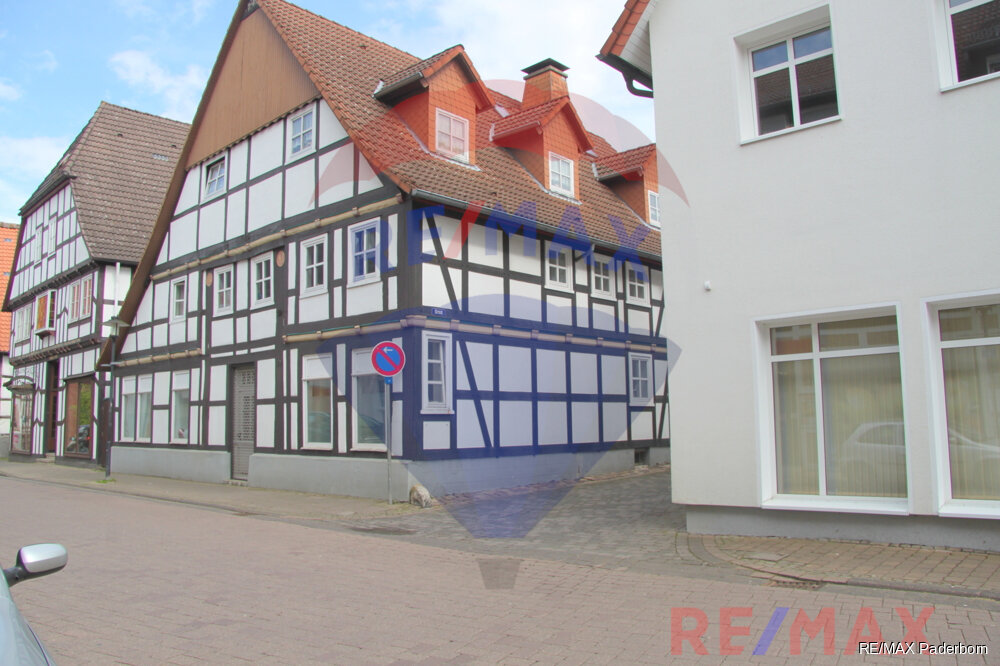 Einfamilienhaus zum Kauf 155.800 € 12 Zimmer 325 m²<br/>Wohnfläche 340 m²<br/>Grundstück Marktstraße 39 Nieheim Nieheim 33039