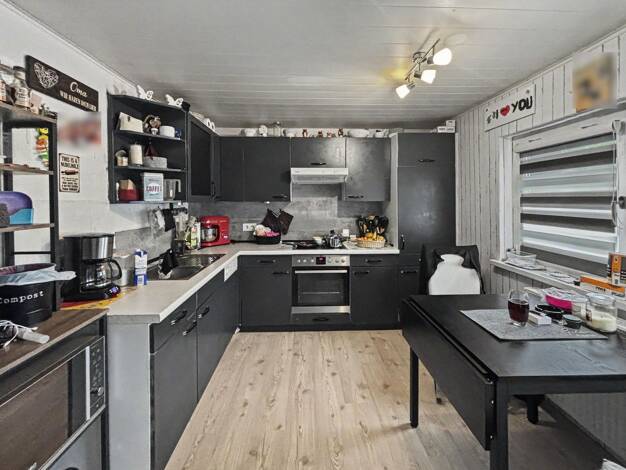 Einfamilienhaus zum Kauf 90.000 € 5 Zimmer 140 m² 660 m² Grundstück Rodewisch Rodewisch 08228