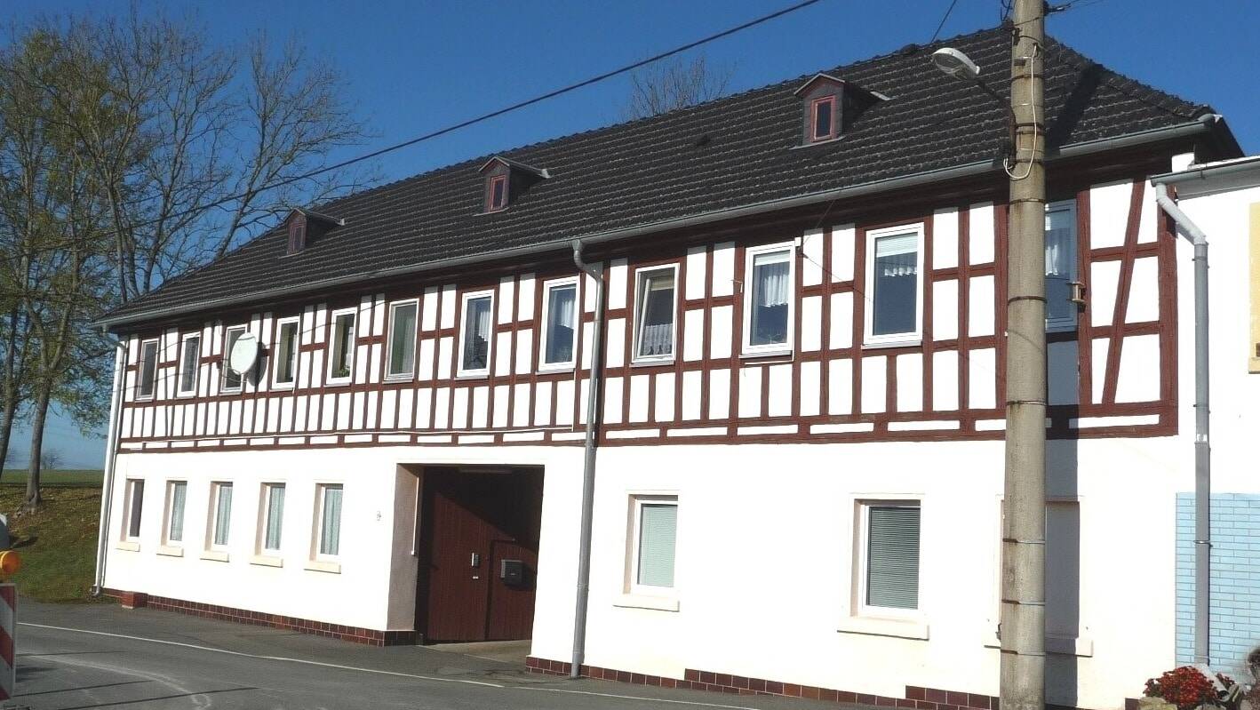 Bauernhaus zum Kauf 139.000 € 7 Zimmer 210 m²<br/>Wohnfläche 1.600 m²<br/>Grundstück Laskau Peuschen 07389