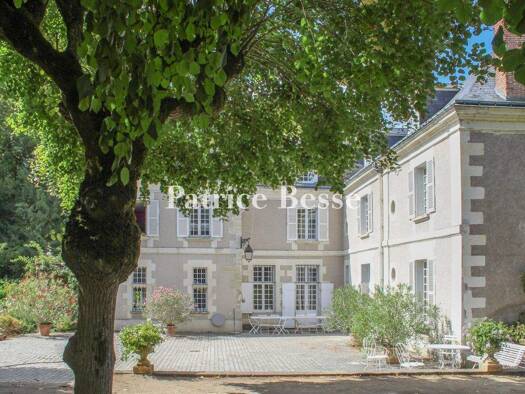 Herrenhaus zum Kauf 1.850.000 € 14 Zimmer 510 m² 25.399 m² Grundstück Centre Amboise 37400