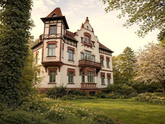 Haus zum Kauf 520.000 € 18 Zimmer 513 m² 2.480 m² Grundstück Grimma 04668