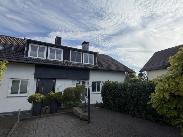 Doppelhaushälfte zum Kauf 479.000 € 5 Zimmer 145 m² 524 m² Grundstück Innenstadt Hückeswagen 42499