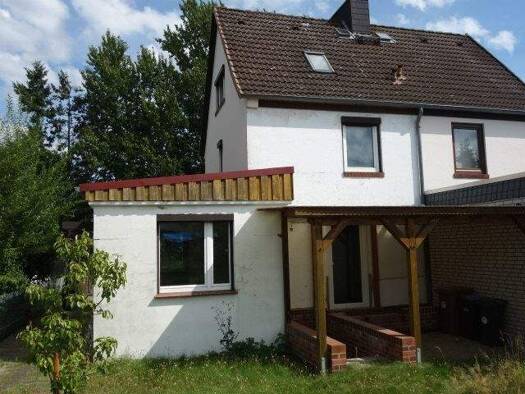 Doppelhaushälfte zum Kauf 179.000 € 4 Zimmer 82 m² 449 m² Grundstück frei ab sofort Goseburg-Zeltberg Lüneburg 21339