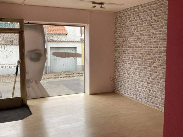 Laden zur Miete 490 € 2,5 Zimmer Hockenheim 68766