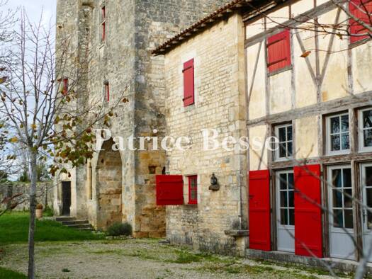 Villa zum Kauf 477.000 € 8 Zimmer 150 m² 5.618 m² Grundstück Saint Cybard-Houmeau Angoulême 16000