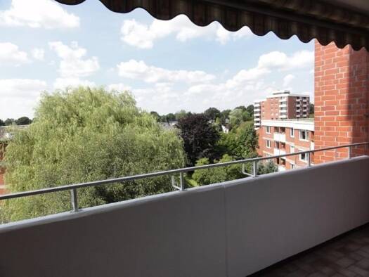 Wohnung zur Miete 880 € 3 Zimmer 76 m² 4. Geschoss frei ab 01.05.2026 Henstedt-Ulzburg 24558