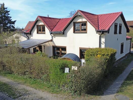Mehrfamilienhaus zum Kauf 400.000 € 9 Zimmer 221 m² 1.302 m² Grundstück Zempin 17459