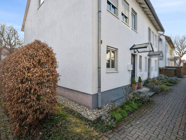 Reihenendhaus zum Kauf 575.000 € 5 Zimmer 121 m² 209,4 m² Grundstück Nieder-Eschbach Frankfurt am Main 60437