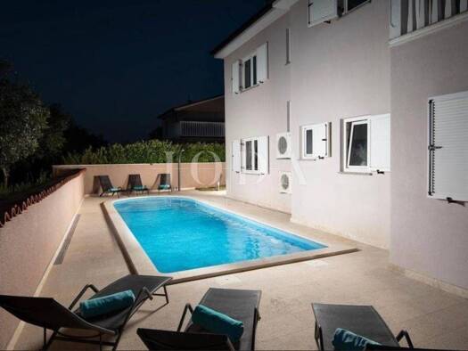 Haus zum Kauf 465.000 € 4 Zimmer 210 m² Centar, Loborika