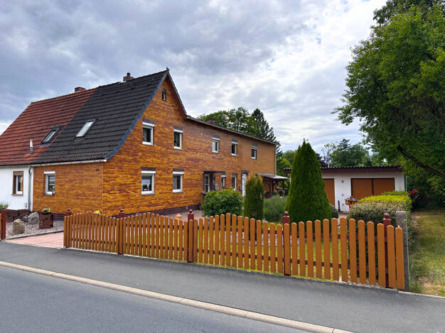 Doppelhaushälfte zum Kauf 249.000 € 7 Zimmer 170 m² 999 m² Grundstück Neustadt Neustadt bei Coburg 96465