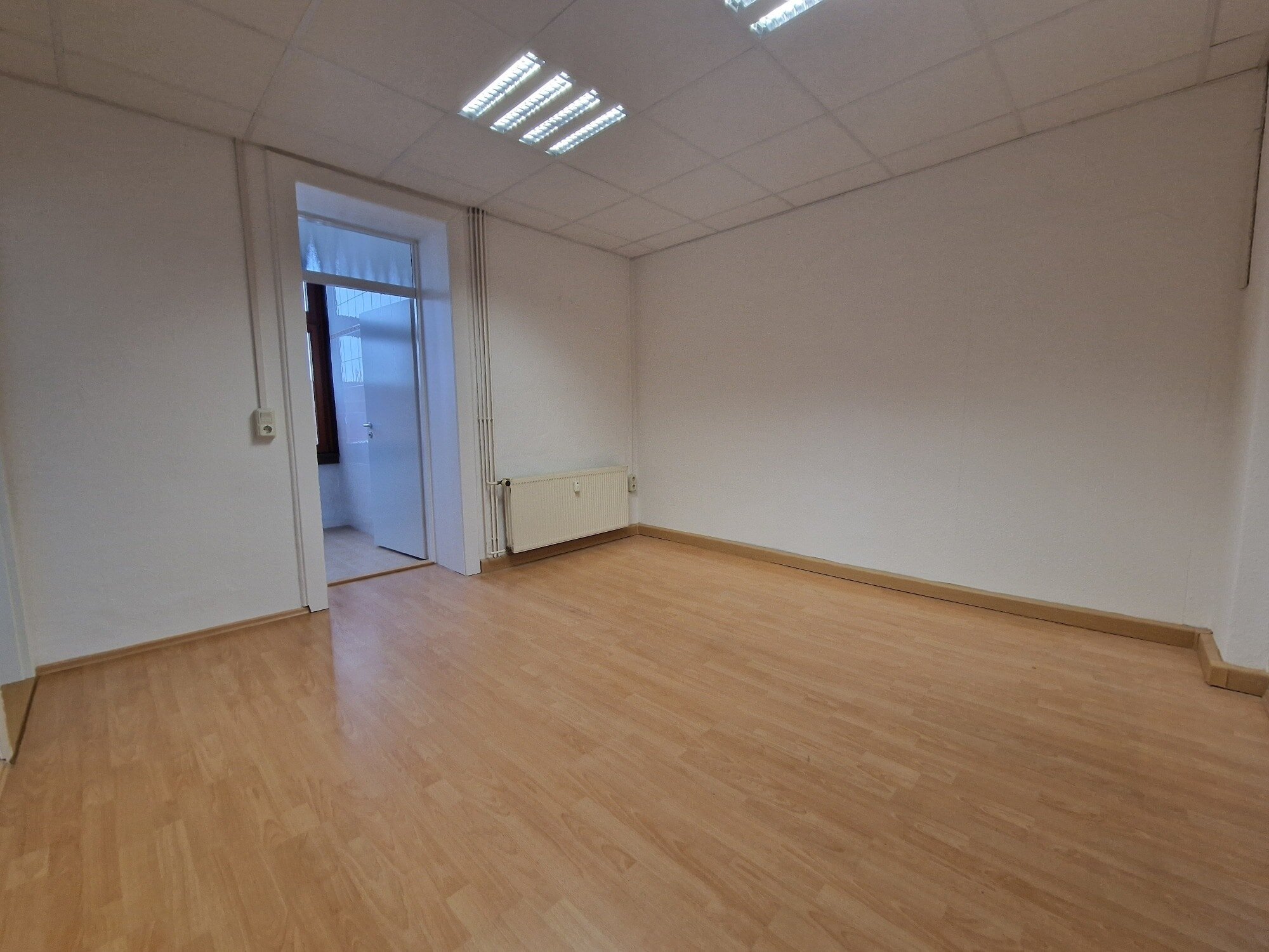 Wohnung zur Miete 470 € 2 Zimmer 70,5 m²<br/>Wohnfläche ab sofort<br/>Verfügbarkeit Bitterfeld Bitterfeld-Wolfen 06749