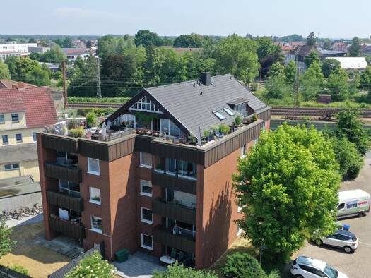 Wohnung zur Miete 665 € 3 Zimmer 86,3 m² 2. Geschoss frei ab 01.09.2025 Schillerstr. 14 Lehrte Lehrte 31275