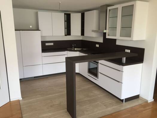 Wohnung zur Miete 950 € 3,5 Zimmer 82 m² Geschoss 4/5 frei ab 01.03.2026 Radolfzell Radolfzell am Bodensee 78315