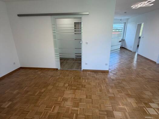 Wohnung zur Miete 920 € 3,5 Zimmer 85 m² Geschoss 2/3 frei ab sofort Amberg 92224
