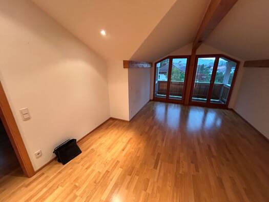 Wohnung zur Miete 1.050 € 2 Zimmer 76 m² Geschoss 2/3 frei ab 15.11.2026 Sailerbachstraße 20 Neubeuern Neubeuern 83115