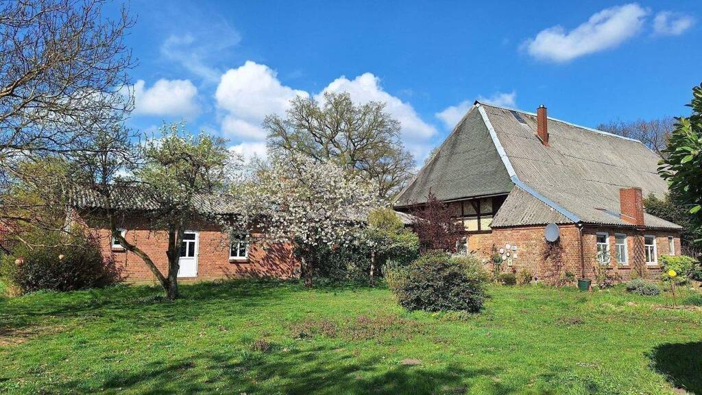 Haus zum Kauf 350.000 € 5 Zimmer 370,6 m² 11.496 m² Grundstück Platzder Jugend 8 Krenzliner Hütte Alt Krenzlin 19288