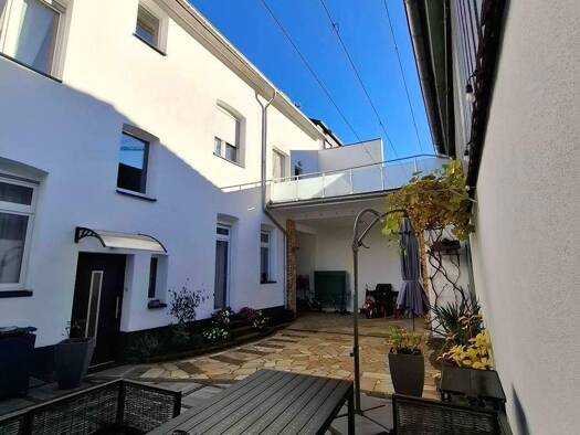 Mehrfamilienhaus zum Kauf 770.000 € 11 Zimmer 349,9 m² 300 m² Grundstück Ringen Grafschaft 53501