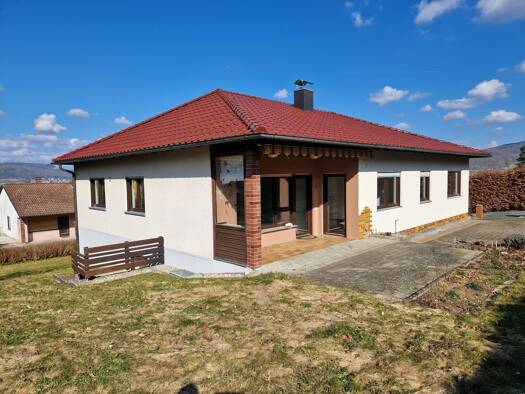 Einfamilienhaus zur Miete 1.700 € 8 Zimmer 270 m² 1.000 m² Grundstück frei ab 01.04.2026 Altreuth Pretzfeld 91362