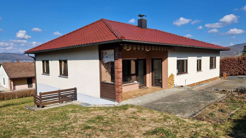 Einfamilienhaus zur Miete 1.700 € 8 Zimmer 270 m² 1.000 m² Grundstück frei ab sofort Altreuth Pretzfeld 91362