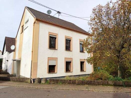 Mehrfamilienhaus zum Kauf 199.000 € 6 Zimmer 180 m² 272 m² Grundstück Wallerfangen 66798