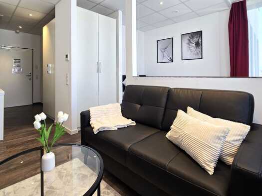 Wohnung zur Miete 1.495 € 1 Zimmer 28 m² frei ab sofort Triftstraße Niederrad Frankfurt am Main 60528