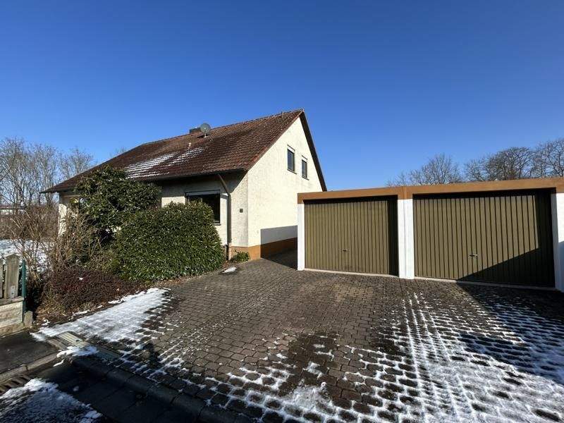 Immobilie in Prichsenstadt - Freistehendes Einfamilienhaus mit Sauna & ausbaufähigem Dach zum Ankommen und Glücklichsein - Bild 1