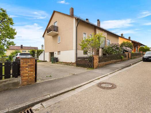 Einfamilienhaus zur Miete 1.400 € 5,5 Zimmer 148 m² 639 m² Grundstück Maxhütte Maxhütte-Haidhof 93142