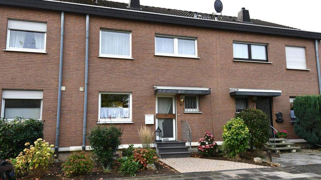 Reihenmittelhaus zum Kauf 335.000 € 4 Zimmer 110 m² 195 m² Grundstück frei ab sofort Innenstadt Euskirchen 53879