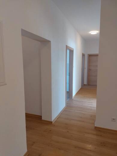 Wohnung zur Miete 999 € 3,5 Zimmer 103 m² Geschoss EG/1 Hennenbach Ansbach 91522