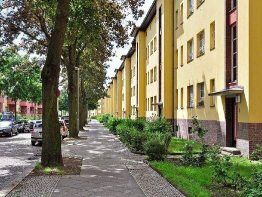Wohnung zur Miete 924 € 2,5 Zimmer 61,6 m² frei ab sofort Kraetkestraße 34 Friedrichsfelde Berlin 10315