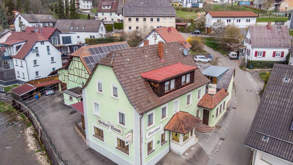 Mehrfamilienhaus zum Kauf als Kapitalanlage geeignet 399.900 € 13 Zimmer 440 m² 1.288 m² Grundstück Hoppetenzell Stockach / Hoppetenzell 78333