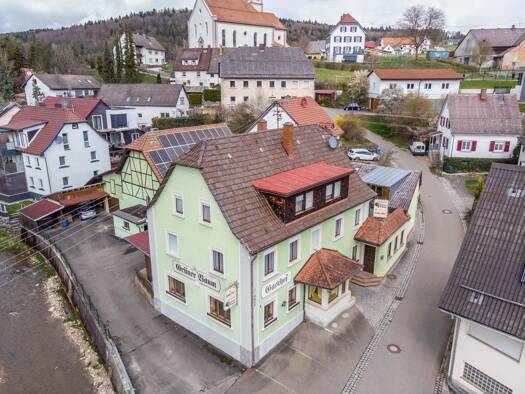 Mehrfamilienhaus zum Kauf als Kapitalanlage geeignet 399.900 € 13 Zimmer 440 m² 1.288 m² Grundstück Hoppetenzell Stockach 78333