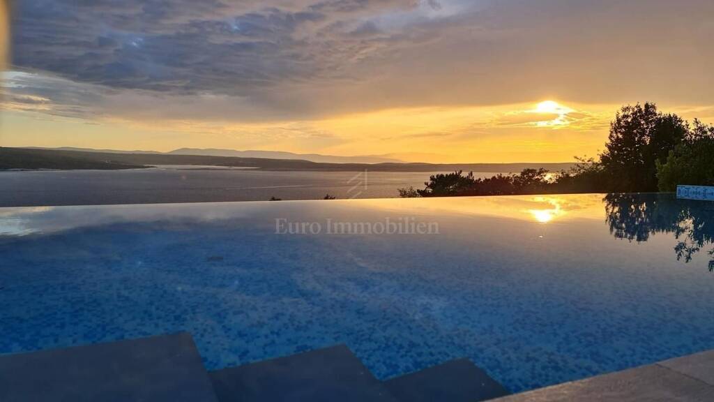 Haus zum Kauf 890.000 € 6 Zimmer 200 m² 900 m² Grundstück Crikvenica