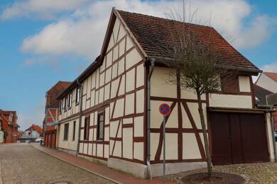 Mehrfamilienhaus zum Kauf 99.000 € 9 Zimmer 252 m² 227 m² Grundstück Neustadt-Glewe Neustadt-Glewe 19306